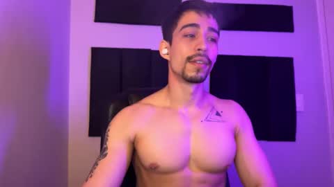 Snapshot of mettew22cm chatting on March 7, 9:27 pm mettew22cm online show from March 7, 9:27 pm