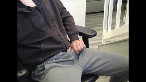 mic6969mic online show from April 2, 2:47 pm