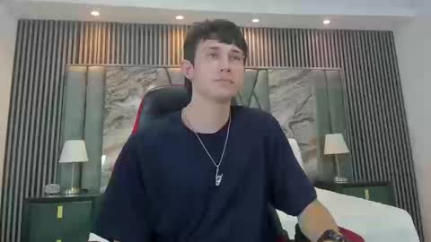 Snapshot of michaeel_blue chatting on September 19, 8:41 pm Michael online show from September 19, 8:41 pm