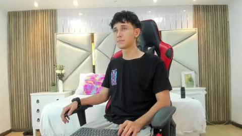 Michael online show from October 10, 10:34 pm