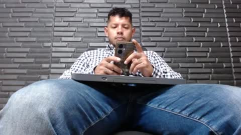 Snapshot of michael_daviss1 chatting on January 8, 1:09 pm Michael Daviss online show from January 8, 1:09 pm