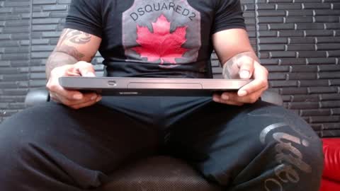 Snapshot of michael_daviss1 chatting on January 28, 12:43 pm Michael Daviss online show from January 28, 12:43 pm