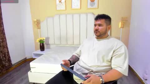 MICHAEL online show from November 19, 9:14 pm