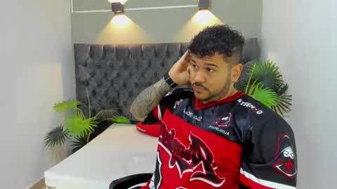 MICHAEL online show from November 4, 1:23 pm