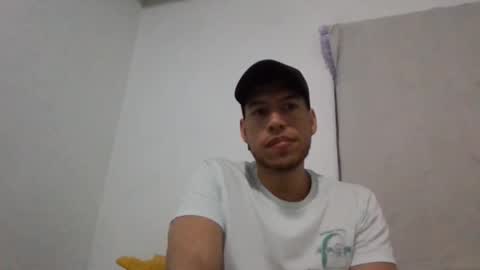 Michael Jones Modelo Independiente online show from November 17, 2:25 am