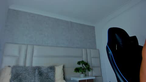 Michael online show from October 18, 6:40 am