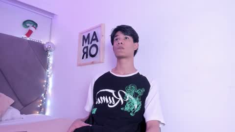 michael_vidal online show from November 18, 8:01 pm