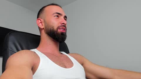 Snapshot of michaelevansx chatting on December 23, 10:23 pm MichaelEvansx online show from December 23, 10:23 pm