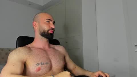 MichaelEvansx online show from April 18, 10:42 pm