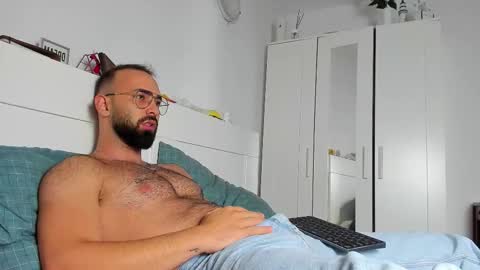 Snapshot of michaelevansx chatting on September 22, 7:57 pm MichaelEvansx online show from September 22, 7:57 pm