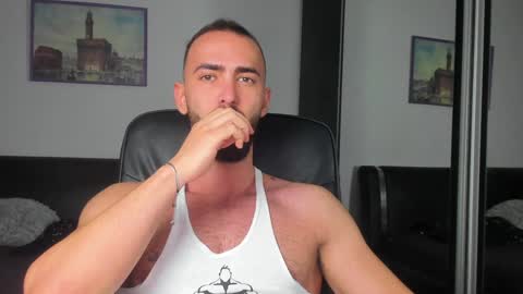 Snapshot of michaelevansx chatting on January 10, 3:06 pm MichaelEvansx online show from January 10, 3:06 pm