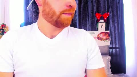 Michael  Contenido explcito online show from December 14, 8:40 pm