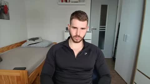 michaelos11 online show from April 4, 9:06 am