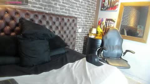 Snapshot of mick_jonhson chatting on September 13, 7:09 am --- Mick --- online show from September 13, 7:09 am