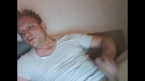 mickkxl online show from April 13, 10:38 am