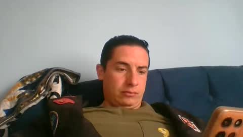 Snapshot of mickseb chatting on October 1, 1:59 pm mickseb online show from October 1, 1:59 pm