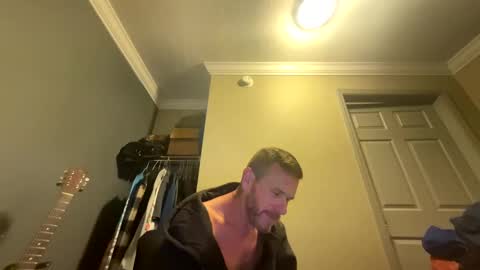 Snapshot of mickymu chatting on February 15, 11:39 am mickymu online show from February 15, 11:39 am