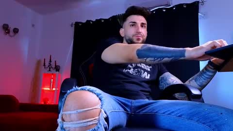 MightyAaron online show from October 10, 6:51 am