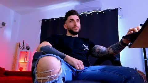 MightyAaron online show from April 9, 6:19 am