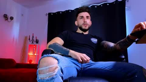 MightyAaron online show from November 22, 7:30 am