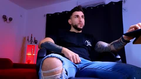 MightyAaron online show from October 15, 7:05 am