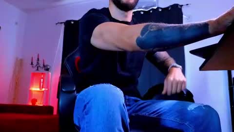 MightyAaron online show from July 8, 7:34 am