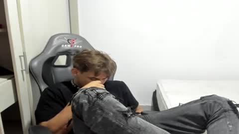 Miguel Hernandez online show from October 20, 3:32 am