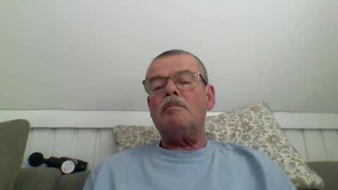 mikael42 online show from May 18, 1:06 pm