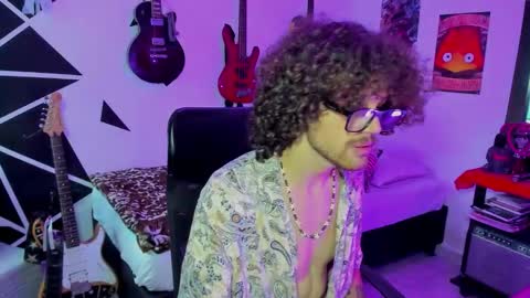 mikaelrizzzo online show from October 1, 8:13 pm