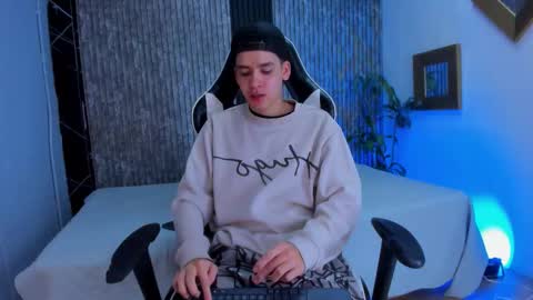 Mike 0233 online show from October 8, 5:12 am