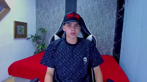 Mike 0233 online show from November 18, 3:54 am