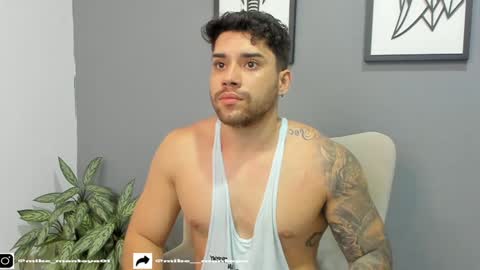 Snapshot of mike_montoya chatting on December 27, 3:20 am Mike Montoya online show from December 27, 3:20 am