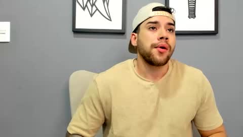 Snapshot of mike_montoya chatting on December 25, 11:53 pm Mike Montoya online show from December 25, 11:53 pm