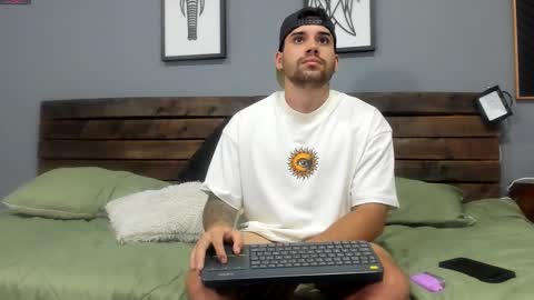 Snapshot of mike_montoya chatting on September 16, 3:18 am Mike Montoya online show from September 16, 3:18 am