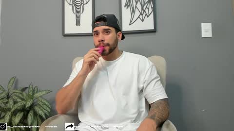Snapshot of mike_montoya chatting on January 11, 10:51 am Mike Montoya online show from January 11, 10:51 am