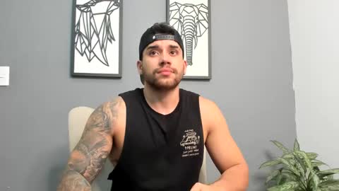 Snapshot of mike_montoya chatting on December 5, 4:09 am Mike Montoya online show from December 5, 4:09 am