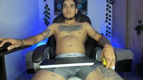 mikee_scooth online show from March 11, 7:04 am