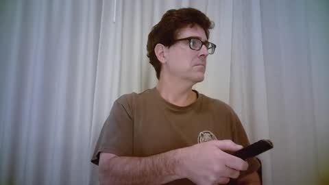 Snapshot of mikewulds chatting on December 11, 2:21 am Mike online show from December 11, 2:21 am
