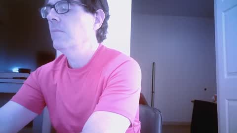 Snapshot of mikewulds chatting on December 9, 12:01 am Mike online show from December 9, 12:01 am