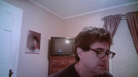 Snapshot of mikewulds chatting on December 19, 3:29 am Mike online show from December 19, 3:29 am