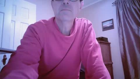 Snapshot of mikewulds chatting on October 9, 11:09 pm Mike online show from October 9, 11:09 pm