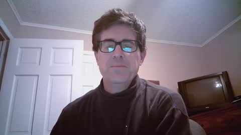 Snapshot of mikewulds chatting on December 4, 3:04 am Mike online show from December 4, 3:04 am