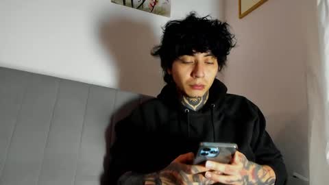 MIKEY online show from November 28, 5:48 pm