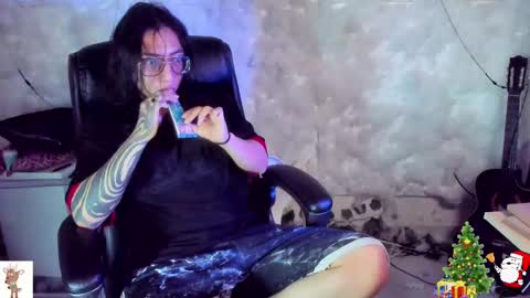 MIKEY online show from December 30, 11:28 pm