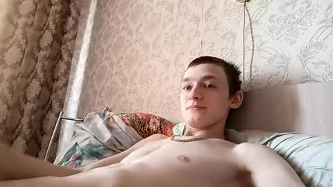 MikkiForus online show from September 27, 7:39 am