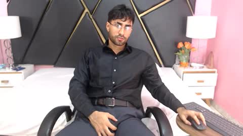 milanzaire online show from October 12, 1:10 am