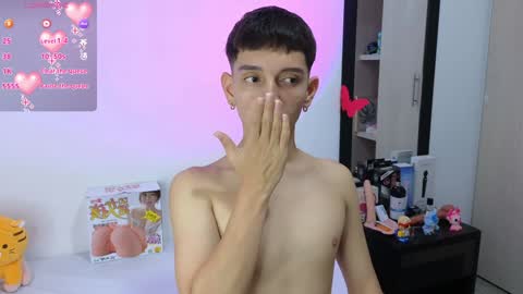 Snapshot of milky__boy_ chatting on December 5, 4:31 am H A R O L D online show from December 5, 4:31 am
