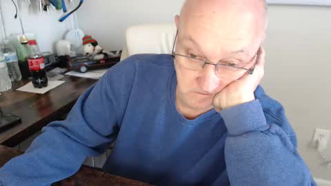 Snapshot of millenium0129 chatting on January 17, 6:25 pm millenium0129 online show from January 17, 6:25 pm