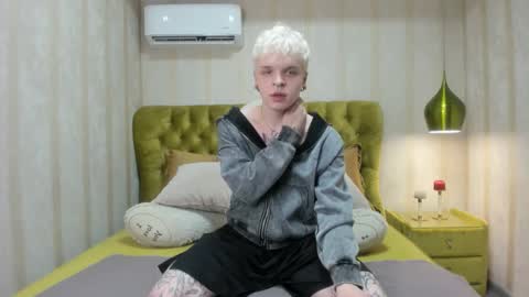 millerbilly online show from December 17, 8:04 pm