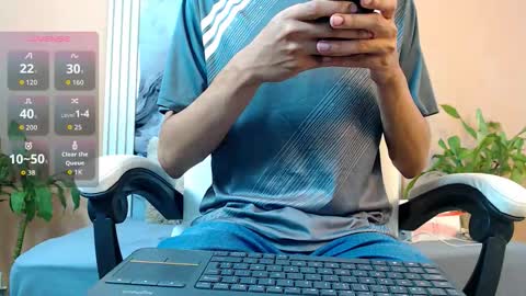 Milo Cruz online show from November 29, 11:01 am